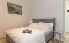 ROSSENA HOME tranquillo appartamento, con giardino, vicino al centro ed all'Ospedale Santa Maria Nuova SMN